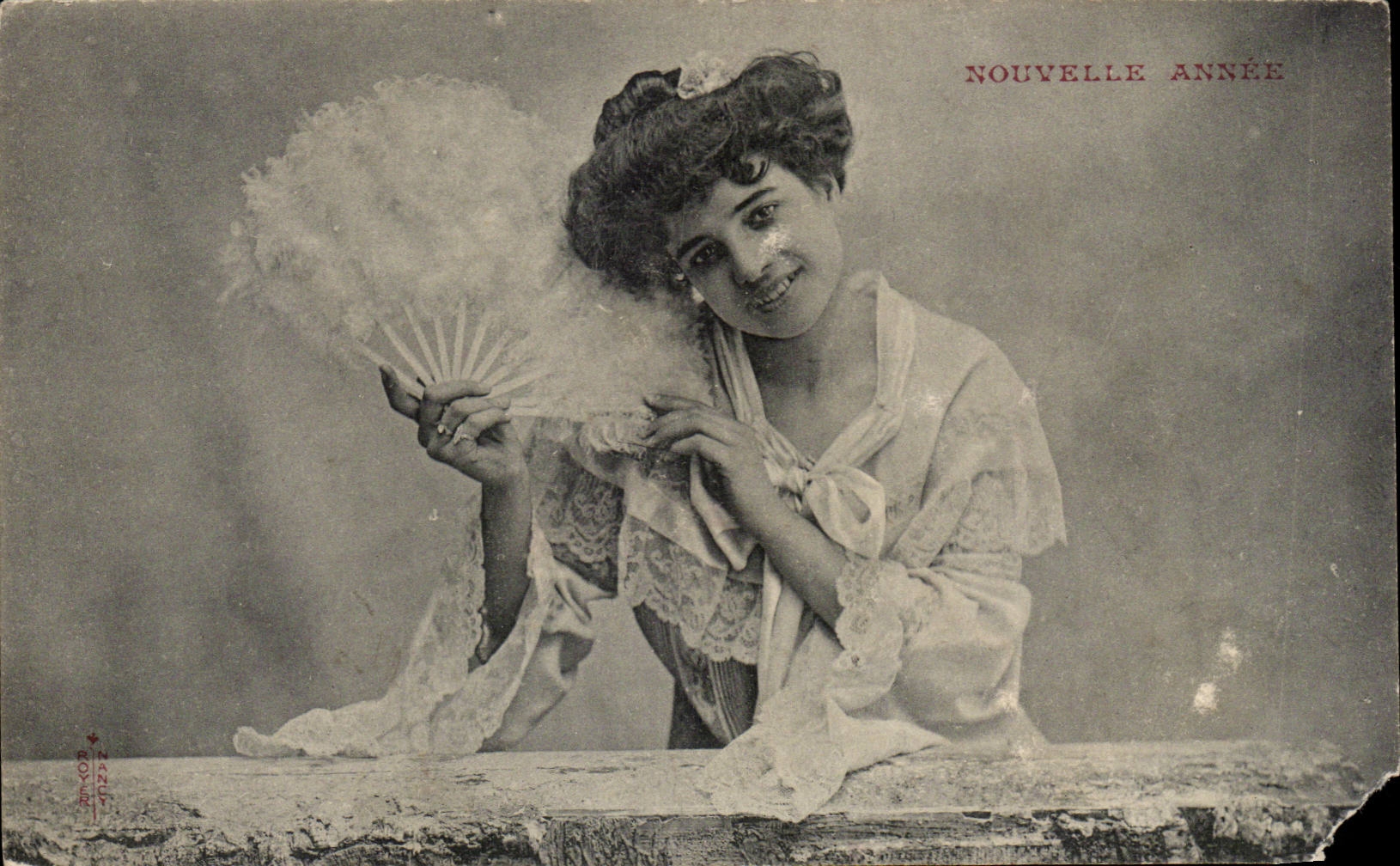 CPA Fantaisie Femme Nouvelle annee (eventail)