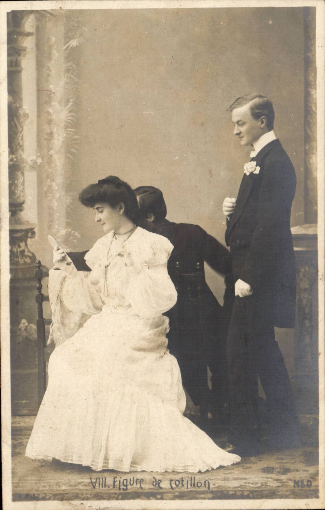 Figure de cotillon — VIII — Néo