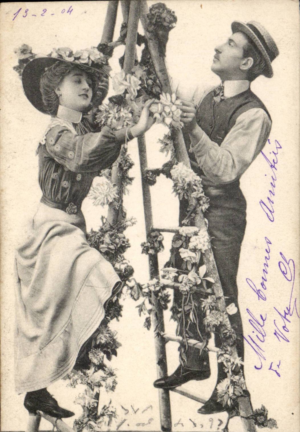 Couple décorant une structure florale — éditeur Anniébis, n° 831.10