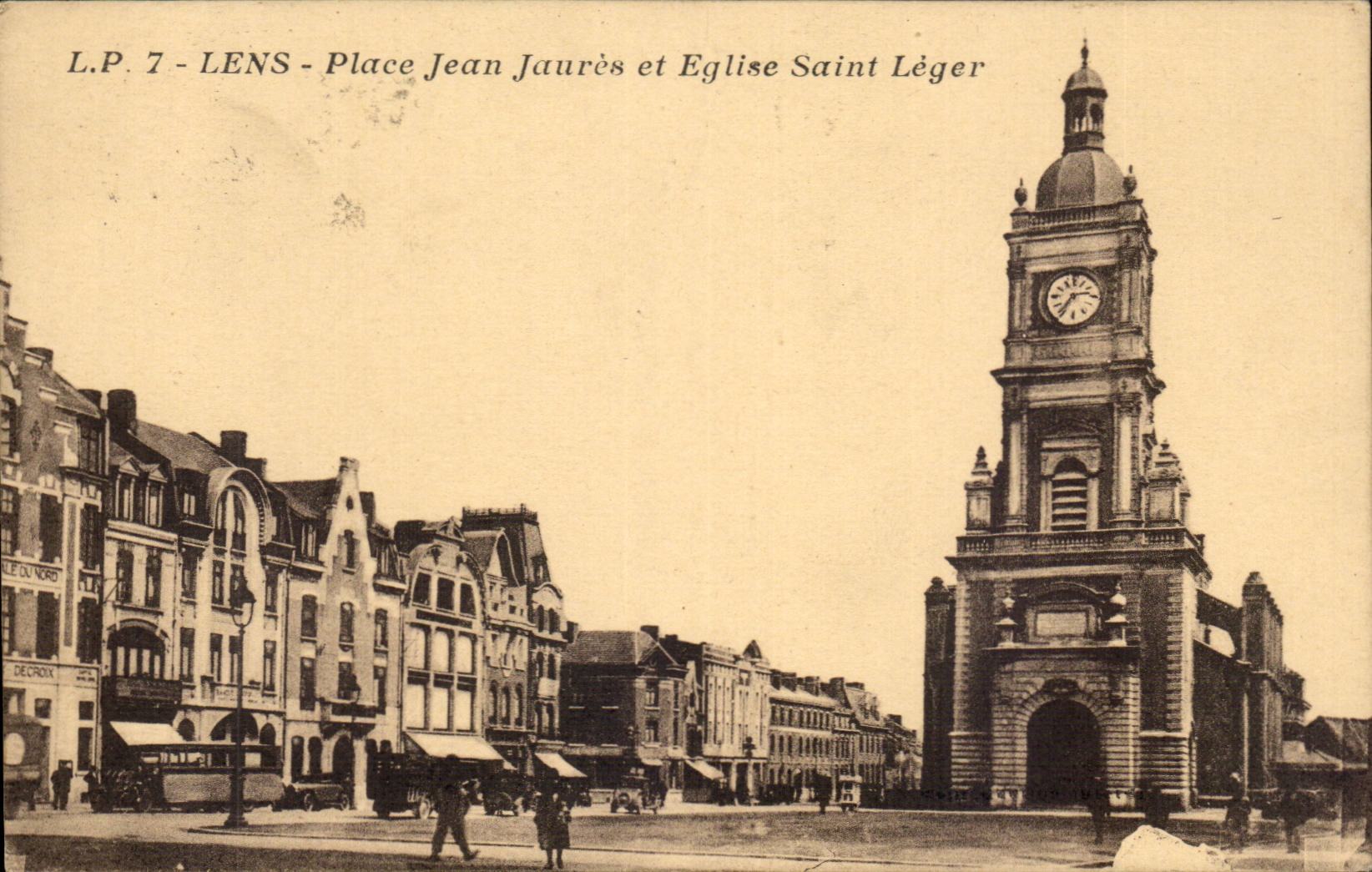 CPA Lens Place Jean Jaures et Eglise Saint Leger