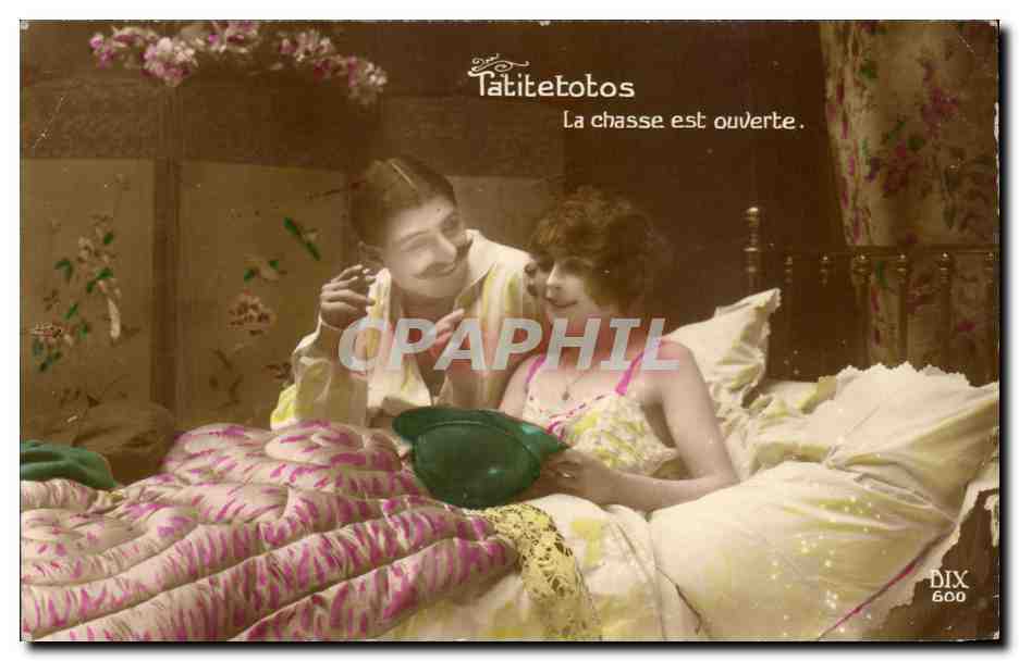 Deux jeunes femmes dans un lit — scène intime — Tätitetotos, n° 600