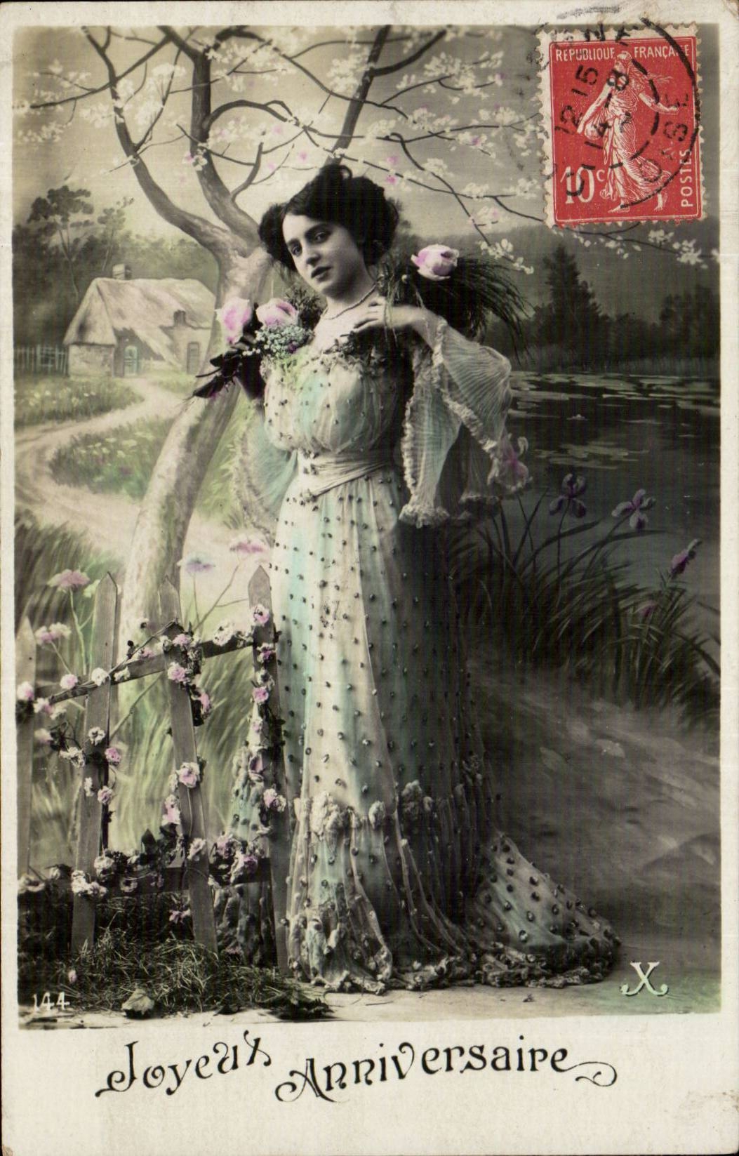 Femme en robe de style Art Nouveau — sous un cerisier en fleurs — éditeur X, n° 144