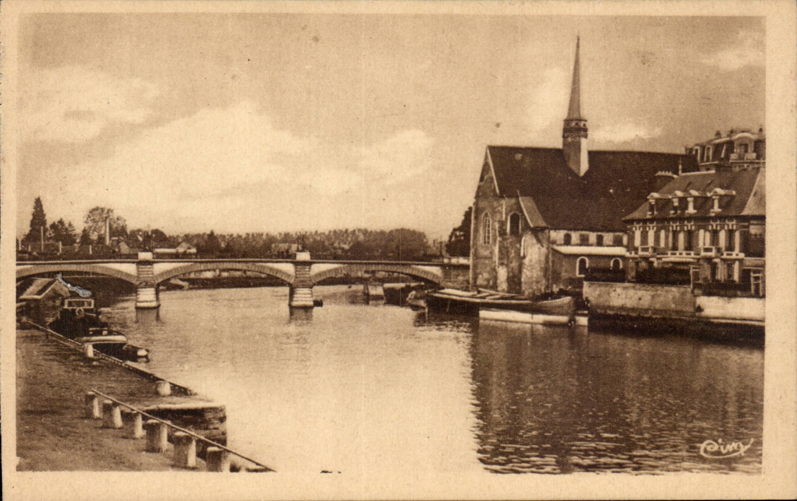 Sens (Yonne) — Der neue Brücke und die Kirche Saint-Maurice — Verlag: Métrographe-Ducler-Falcon