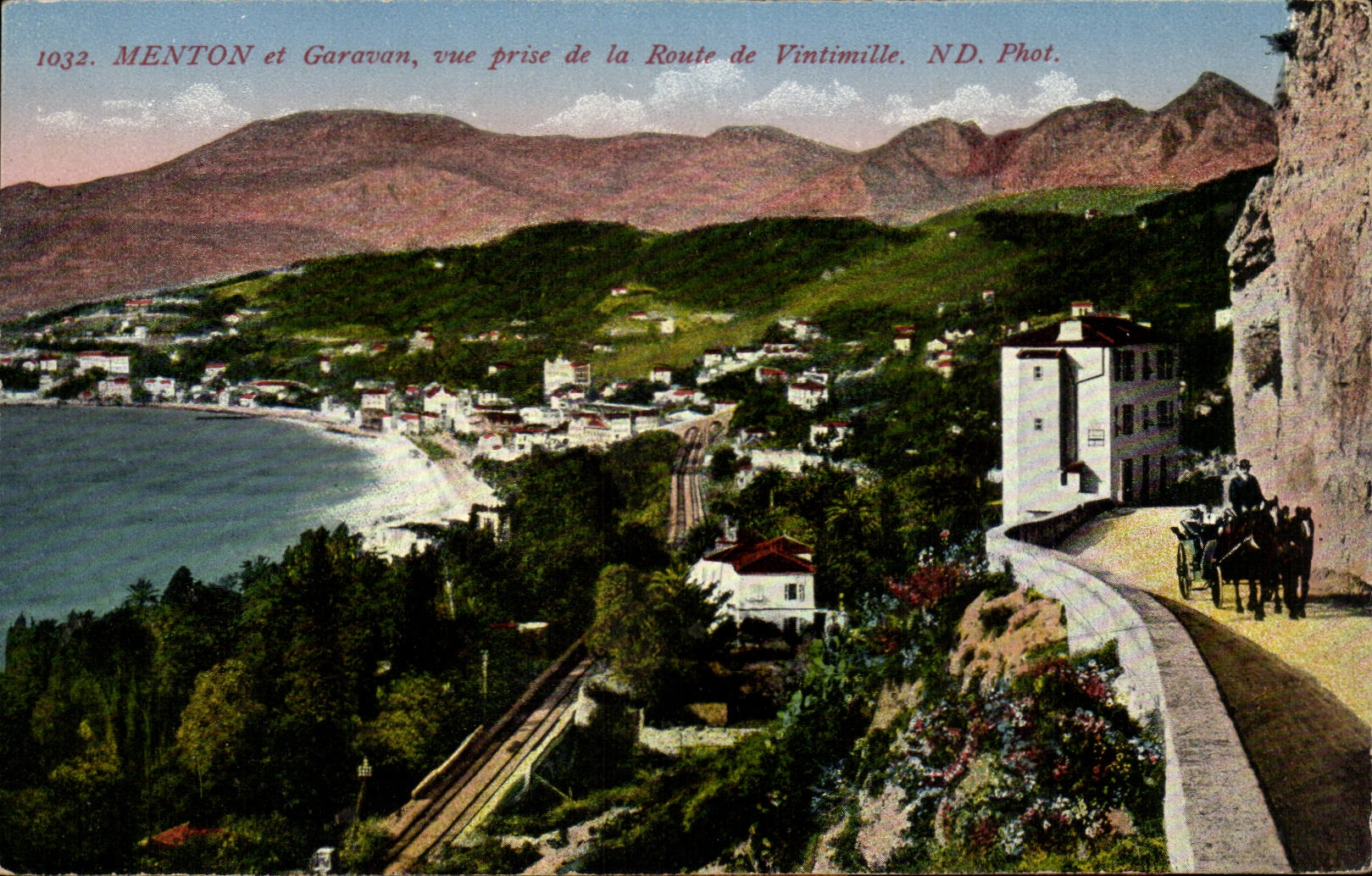 CPA Menton et Garavan vue prise d ela route de Vintimille