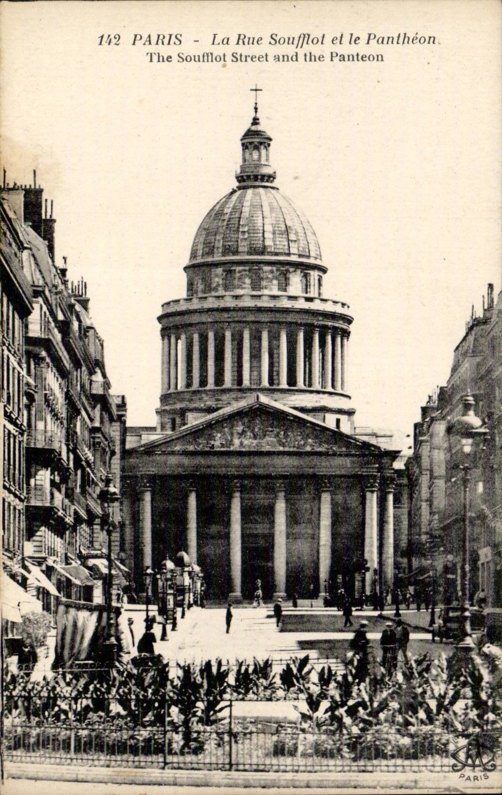 Paris CPA La rue Soufflot et le pantheon