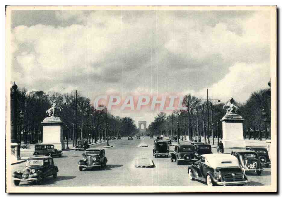 Paris - 8 Avenue des Champs Elysees et l'Arc de Triomphe - L'Etoile - CPA 