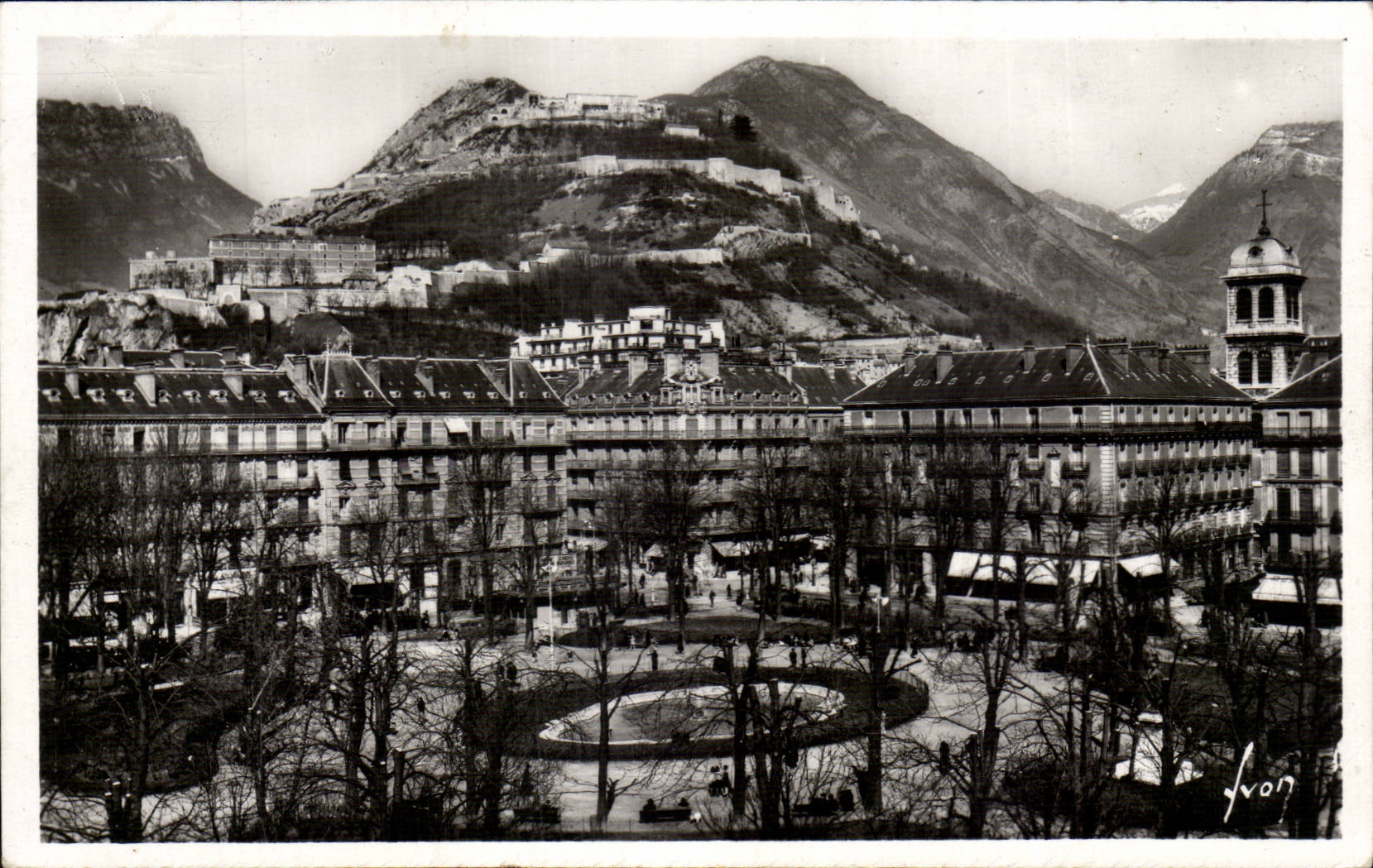 Grenoble - Vue sur le Neron la Bastille le Rachois et le Saint Eynard - CPA - a¹ir 