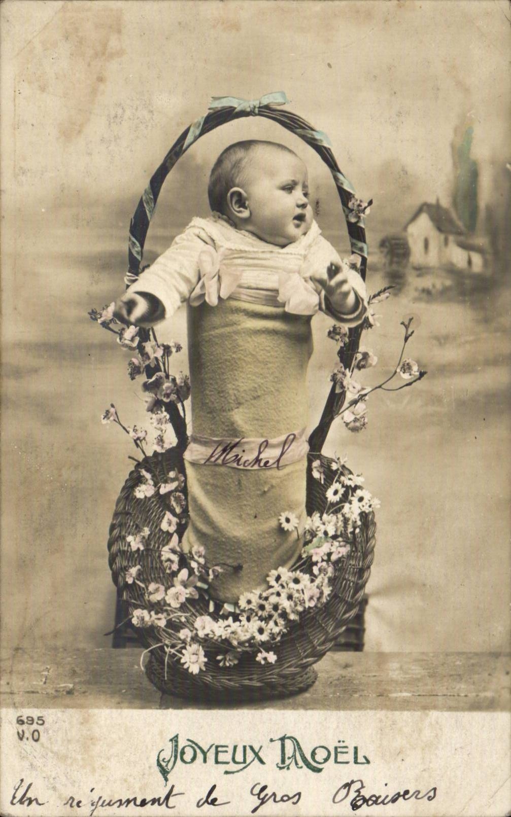 Fantaisie - Bebe - Baby in a basket CPA 