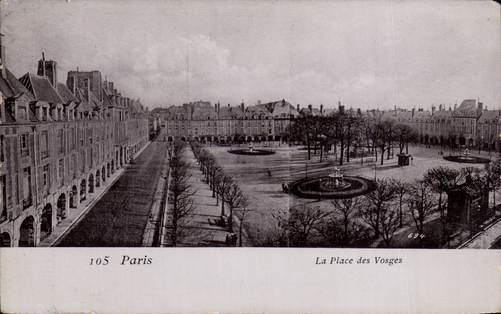 Paris CPA Place des Vosges