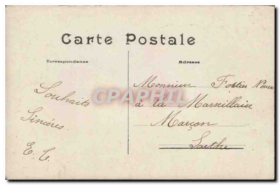 Femme en robe verte tenant une fleur — texte imprimé — éditeur PHOTO 2036 — Reverso