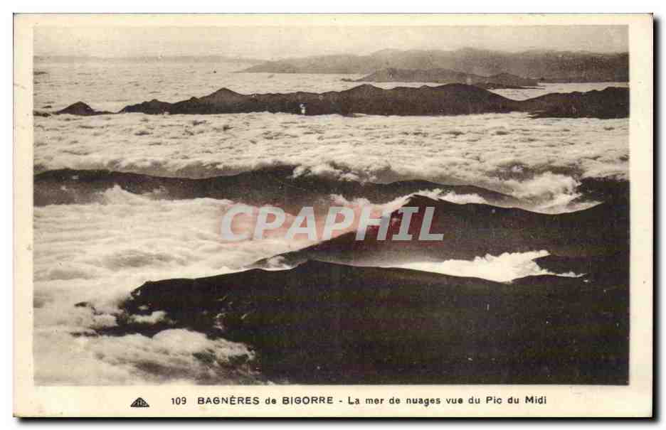 Bagnerres de Bigorre CPA La mer de nuages vue du pic du Midi