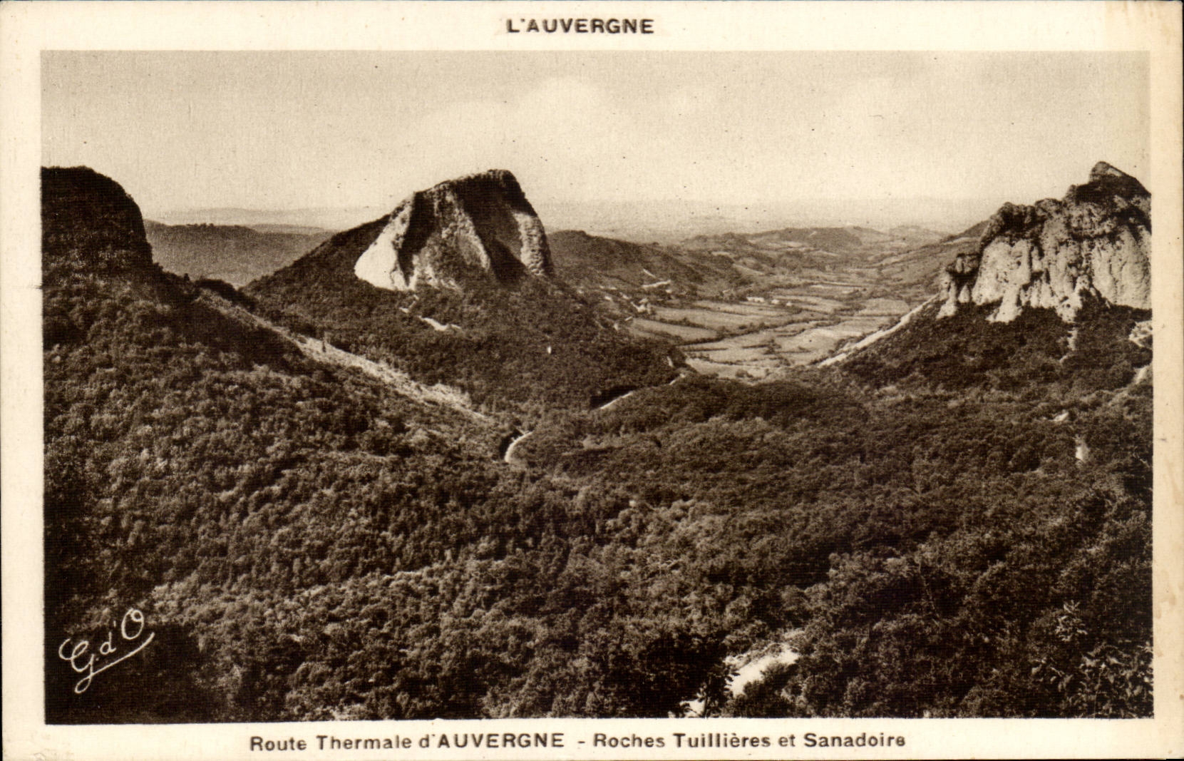 CPA Route thermale d'auvergne Roches Tuillieres et Sanadoire