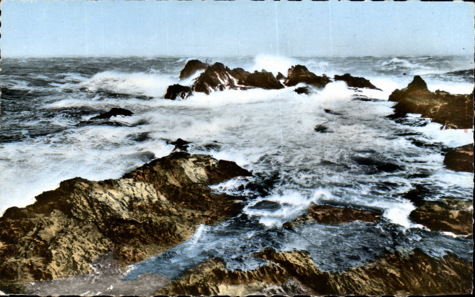 CPM La cote Vermeille Rochers par grosse mer