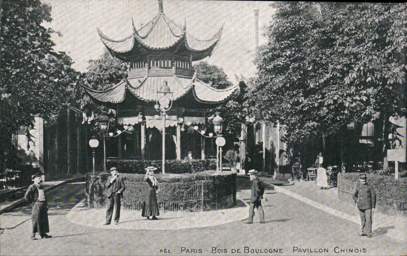 Paris CPA Bois de boulogne Pavillon chinois ( Chine China ) publicite a la botte parisienne Rye v!avin 