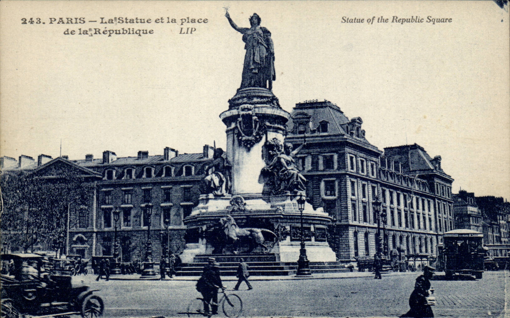 Paris CPA La statue et la place de la Republique 