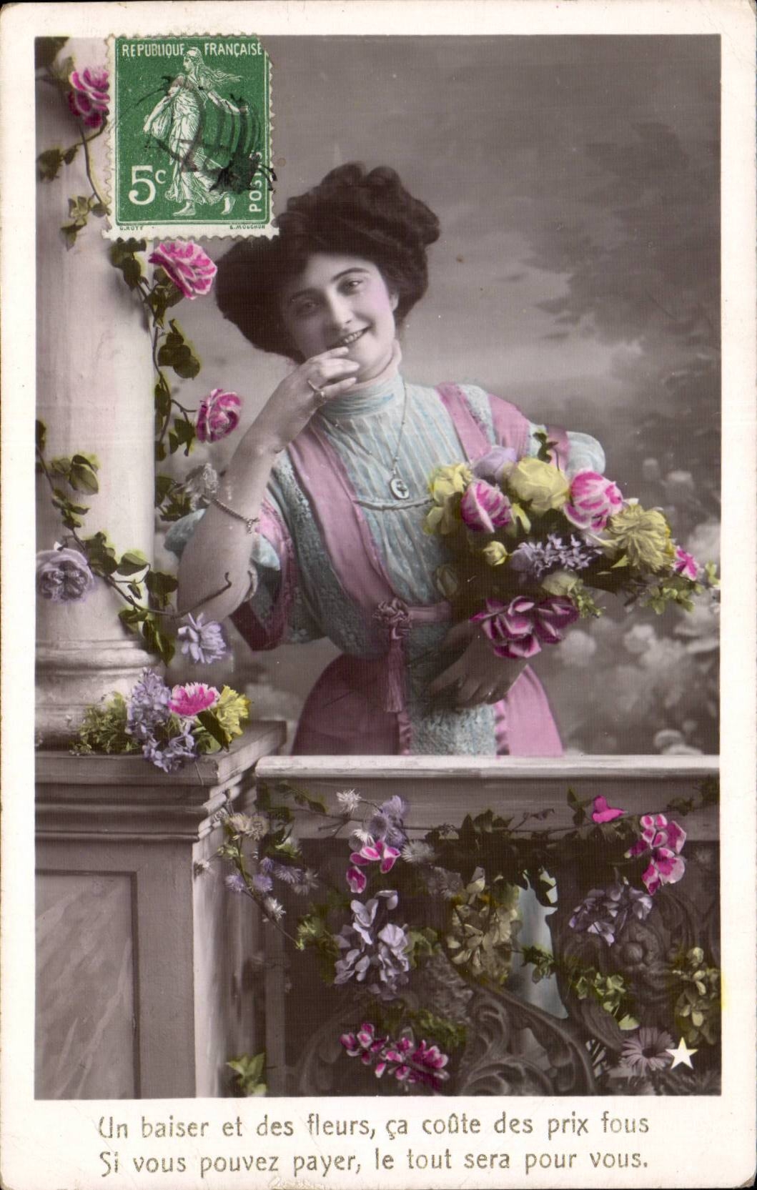 Femme avec bouquet de fleurs — texte amoureux — VBC Série N° 3347