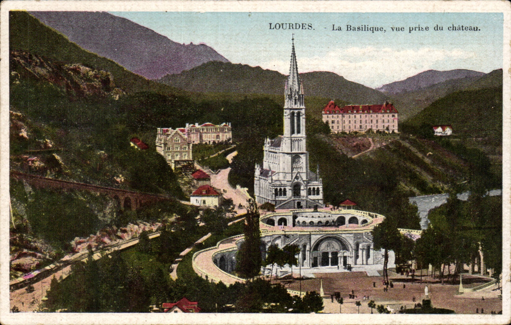 Lourdes - La Basilique, vue prise du château.