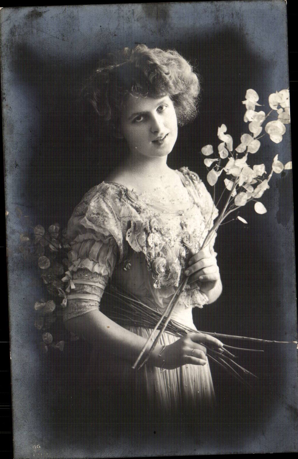 CPA Fantaisie Femme