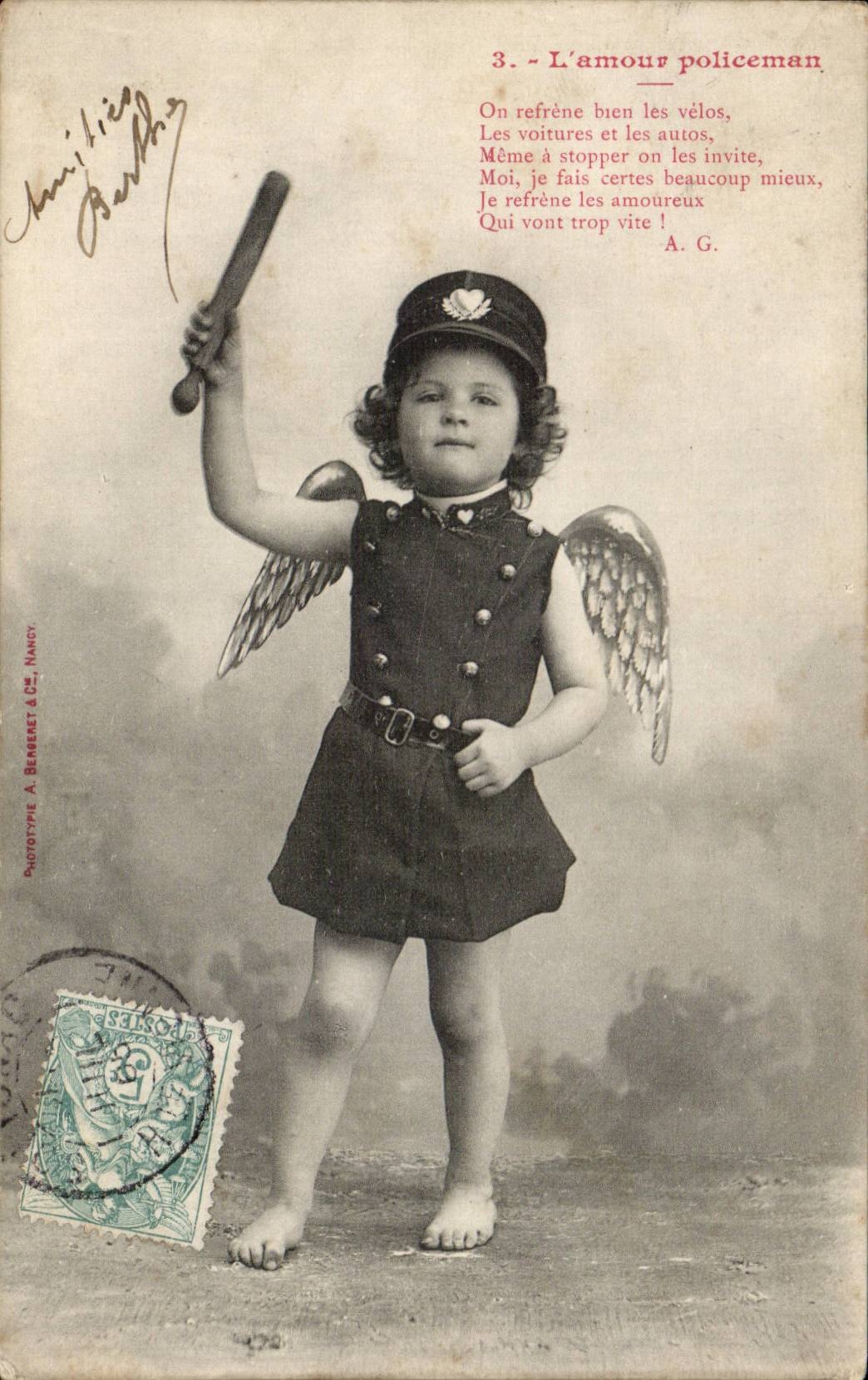CPA Fantaisie Enfant l'amour policeman ange angel policier
