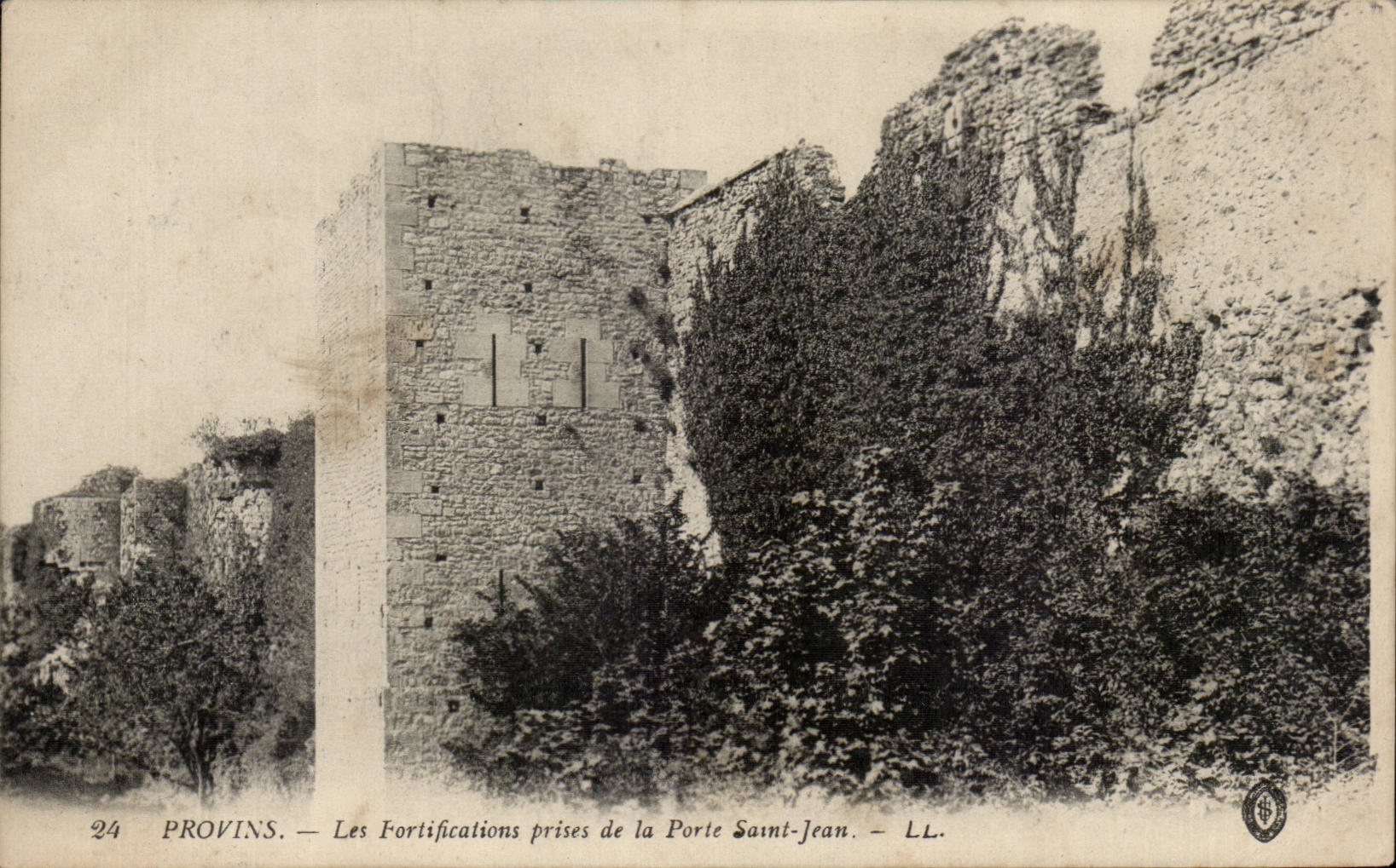 Provins — Les Fortifications prises de la Porte Saint-Jean — LL.