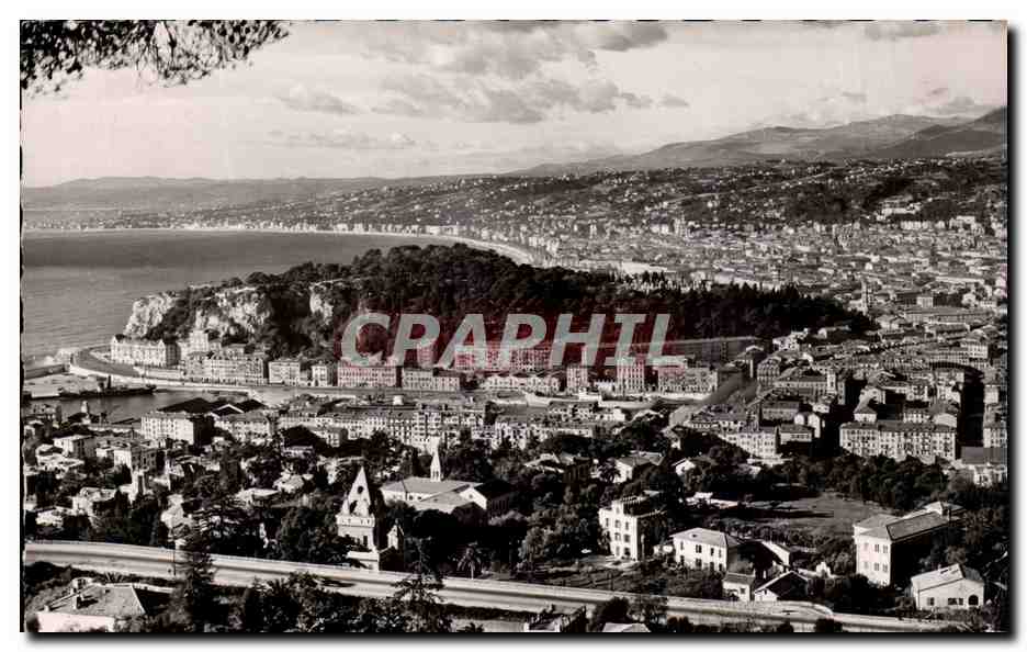 Nice CPA Vue generale sur la ville le port et le chateau