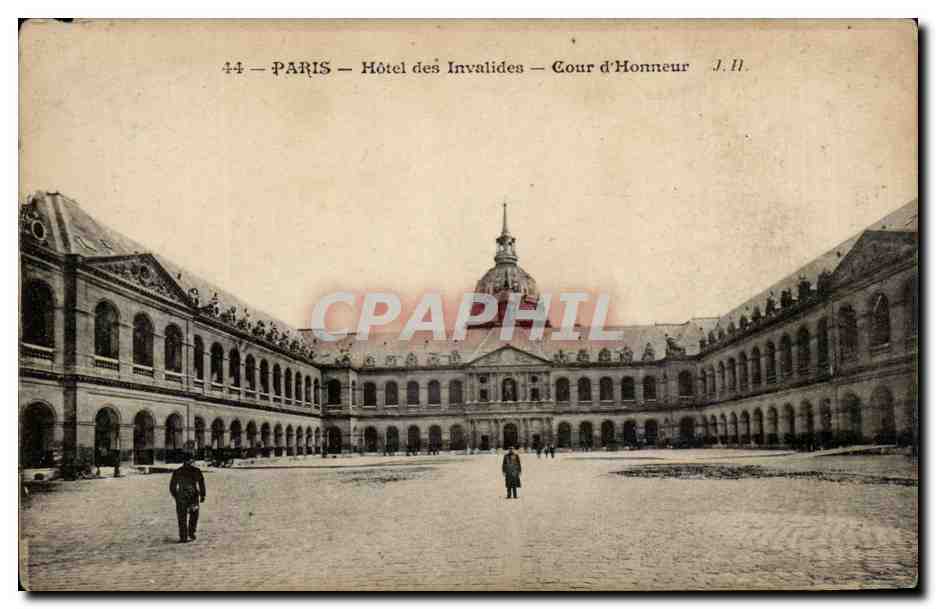 Paris CPA Hotel des Invalides Cour d'honneur