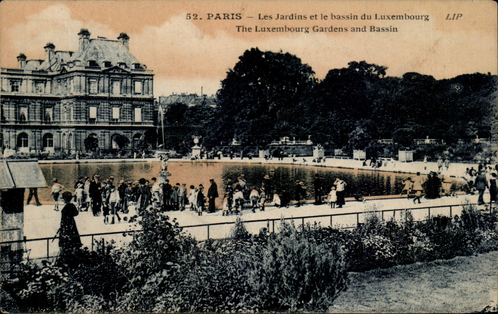 Paris CPA Les jardins et la bassin du Luxembourg 
