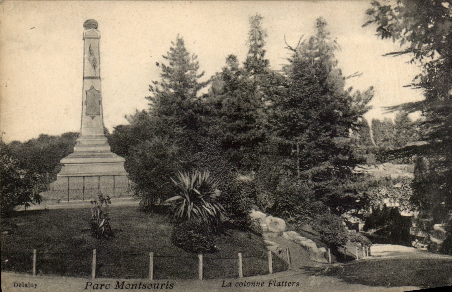 Paris CPA Parc montsouris La colonne Flatters