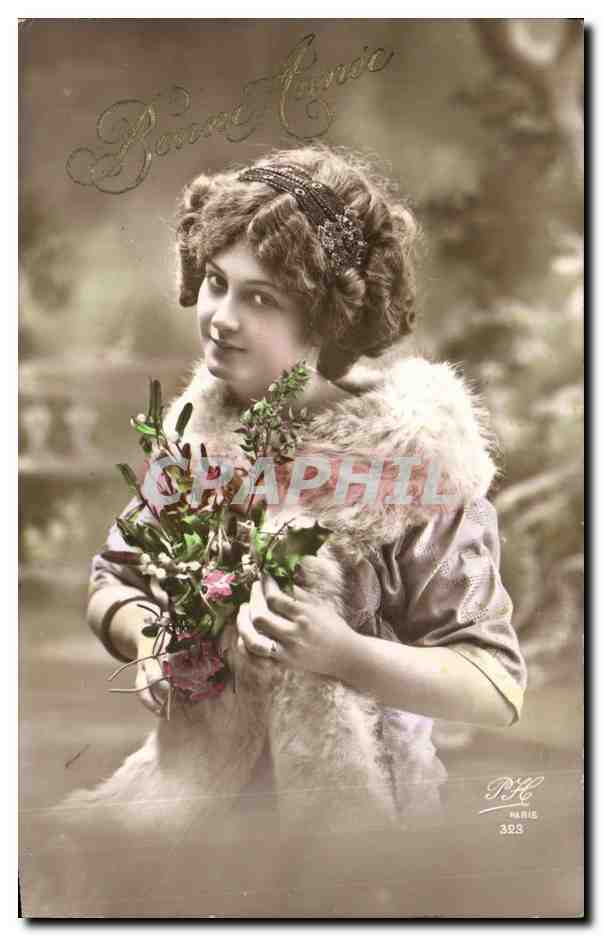 Femme en fourrure tenant un bouquet — Bonne Année — D.H. PARIS 393