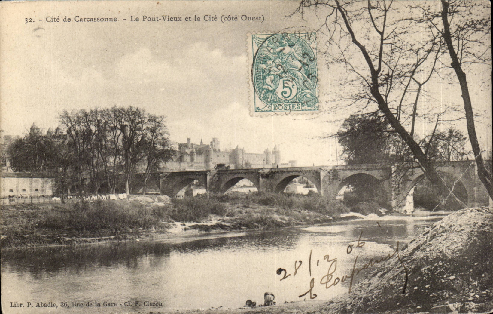 CPA Cite de Carcassonne Le pont vieux et la cite 