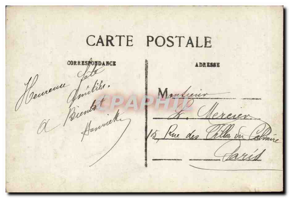 Jeune femme en robe élégante — décor floral et papillons — éditeur Lion — Reverso