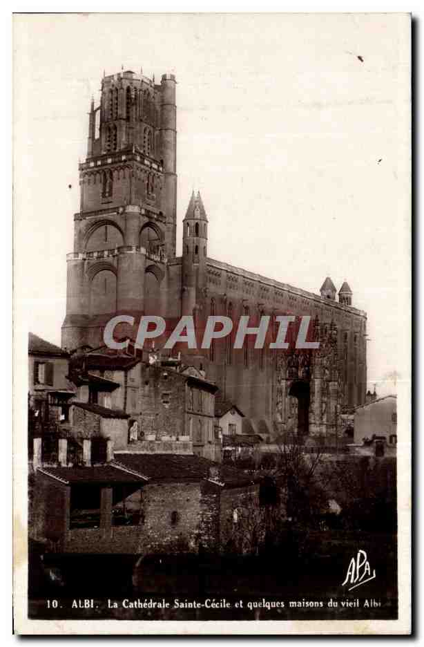 Albi — La Cathédrale Sainte-Cécile et quelques maisons du vieil Albi — APA