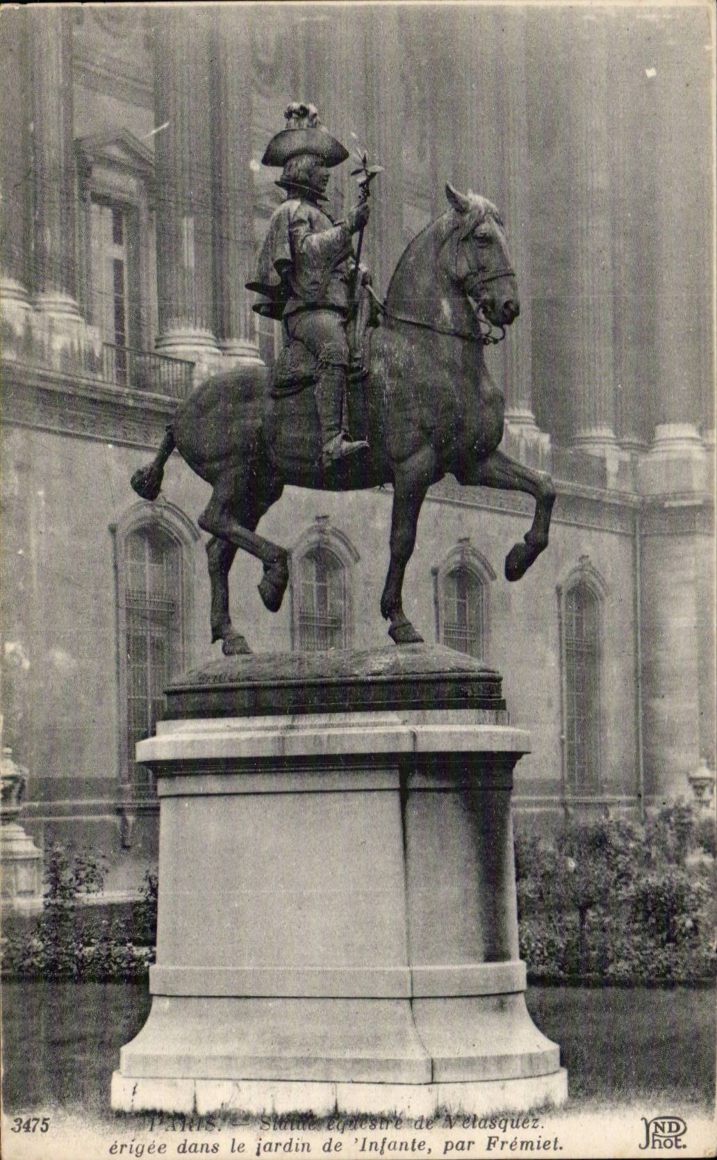 Paris CPA Statue equestre de Velasquez dans le jardin de l'infante par Fremiet