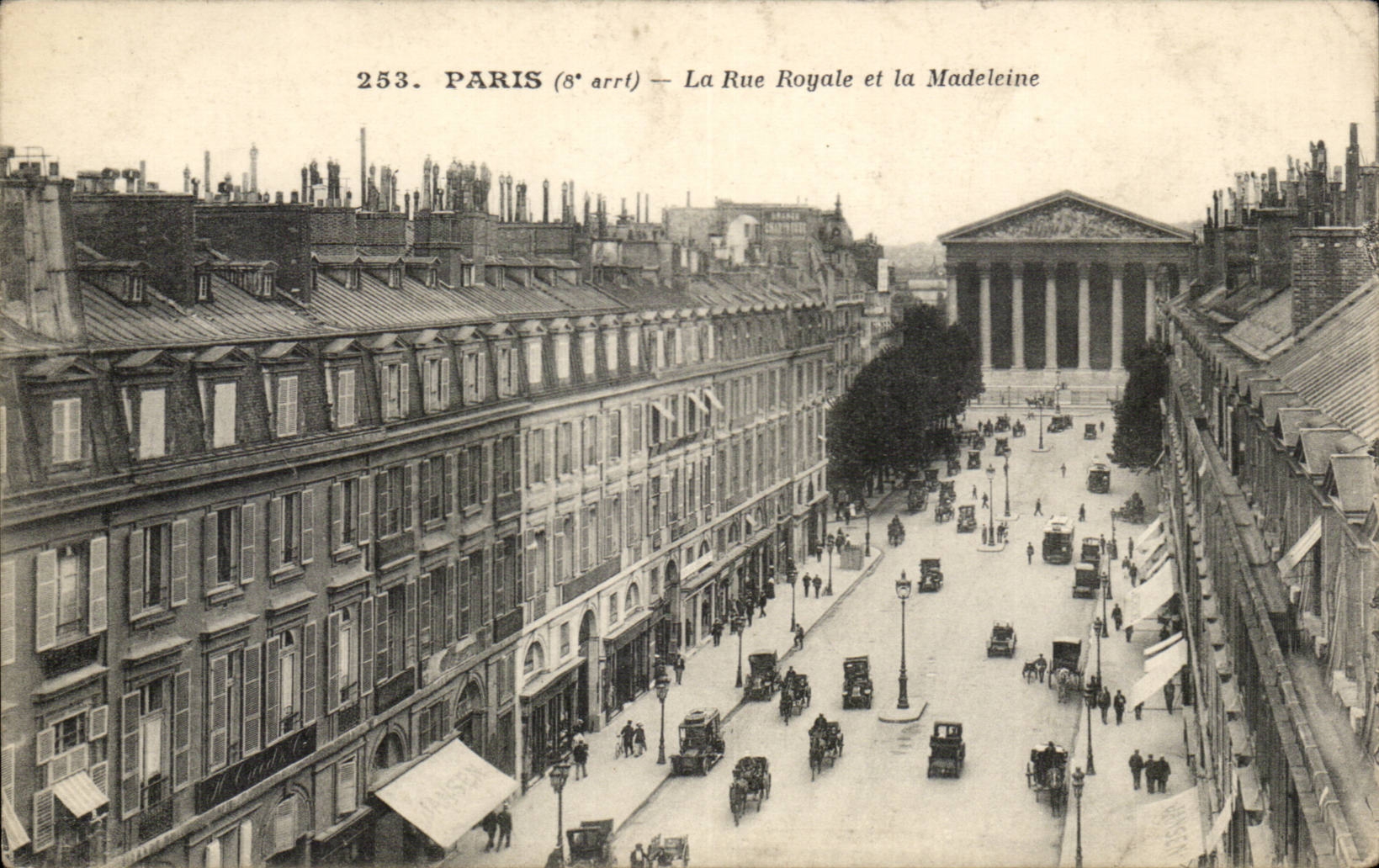 Paris CPA la rue Royale et la Madeleine