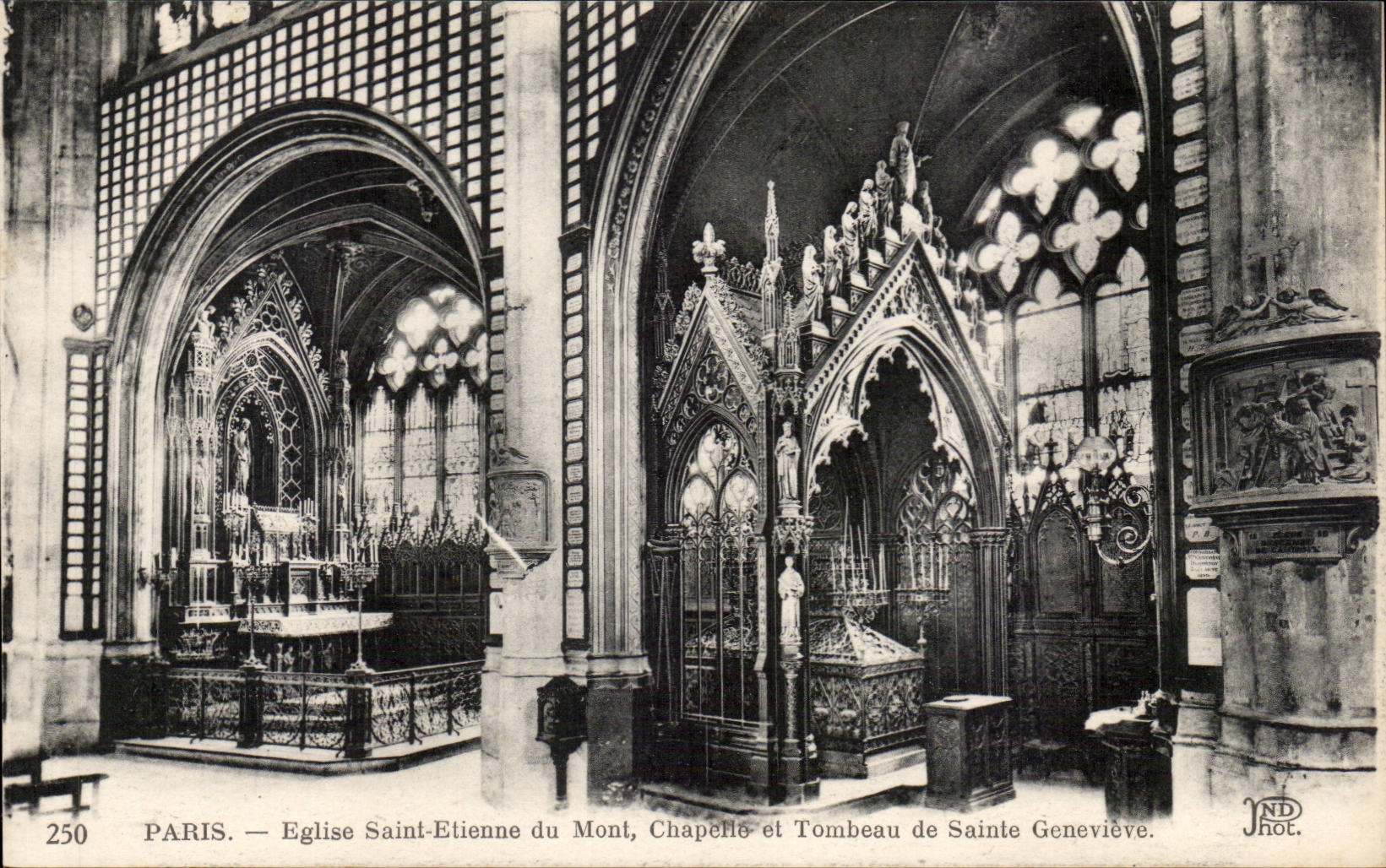 Paris CPA Eglise Saint Etienne du Mont Chapelle et tombeau de Sainte Genevieve
