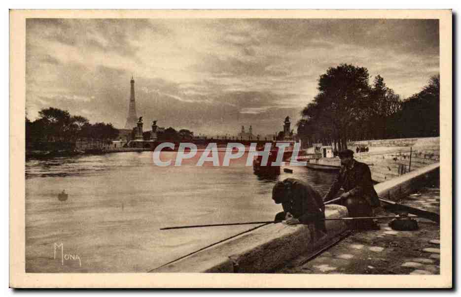 Paris CPA Pecheurs en Seine Au coucher de soleil pres le pont de la concorde et Alexandre III