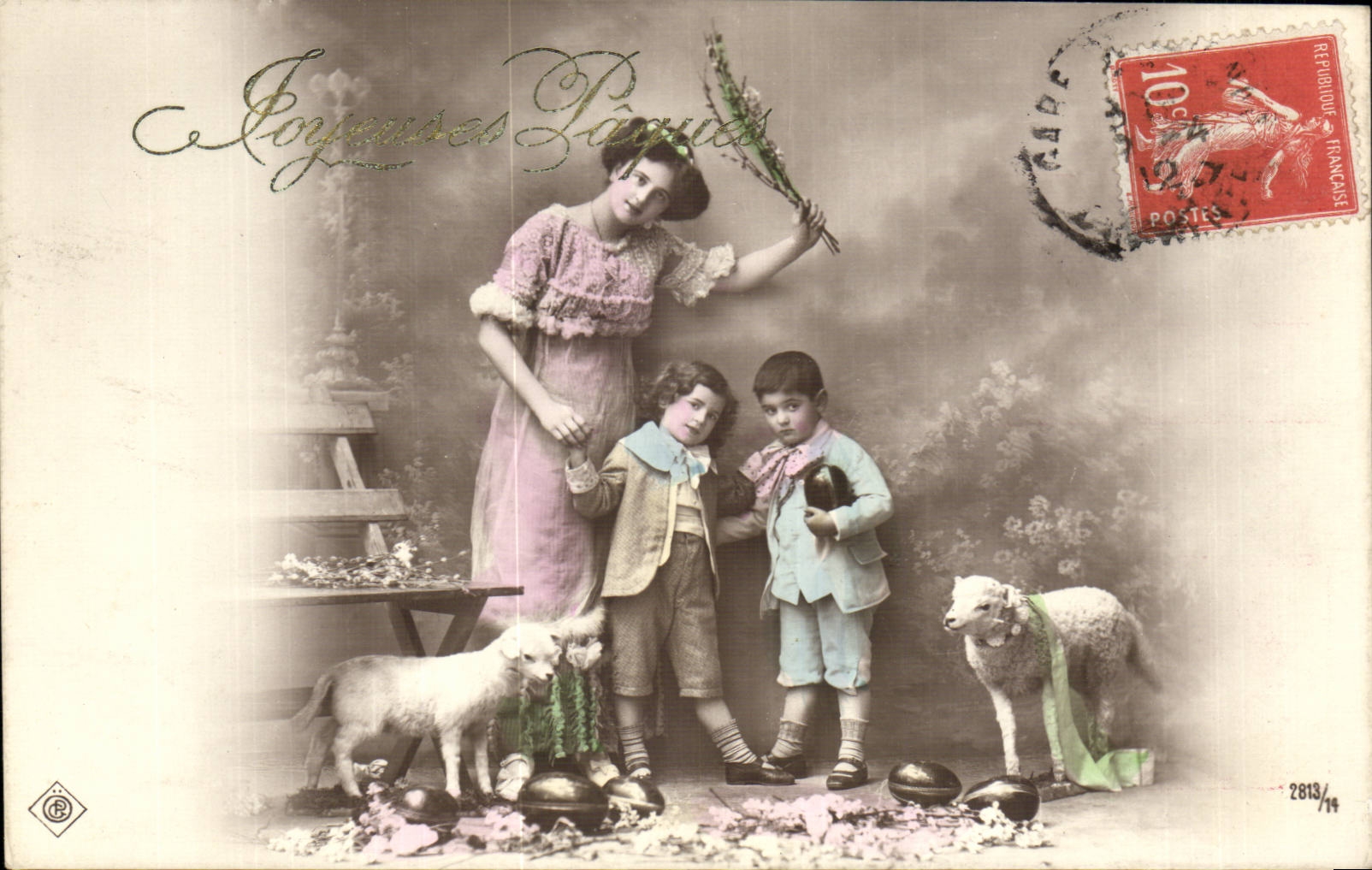 Fête de Pâques — femme et deux enfants avec agneau — éditeur CPAPHIL, n° 2813/44