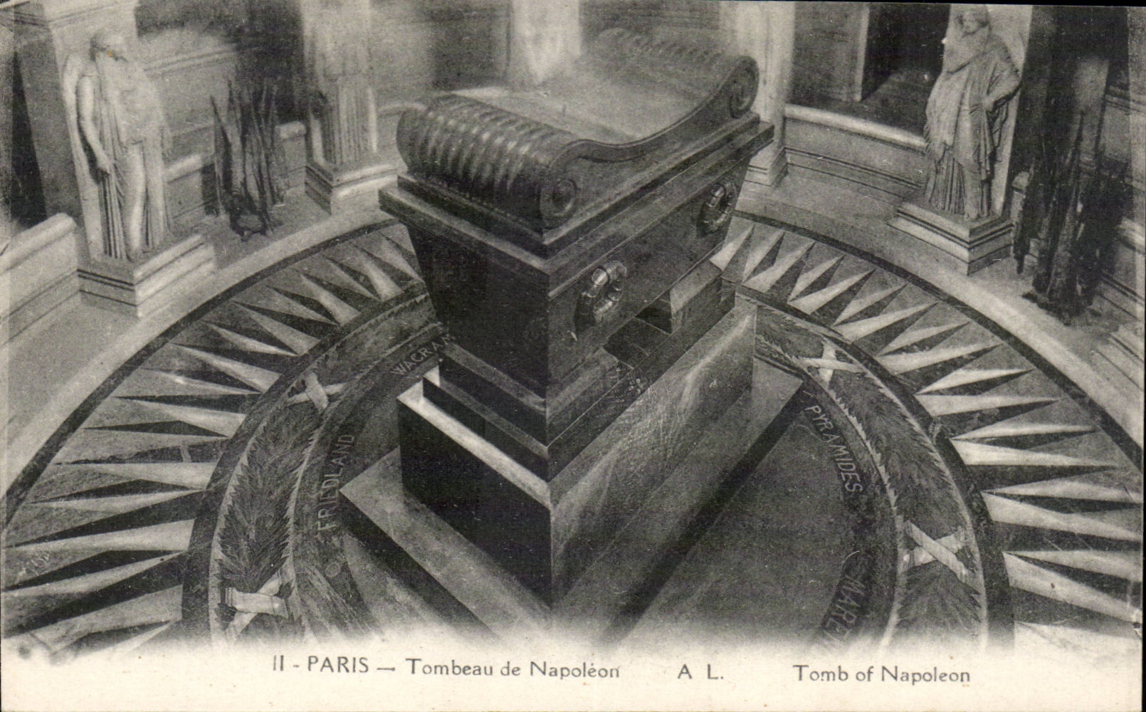 Paris CPA Tombeau de Napoleon 