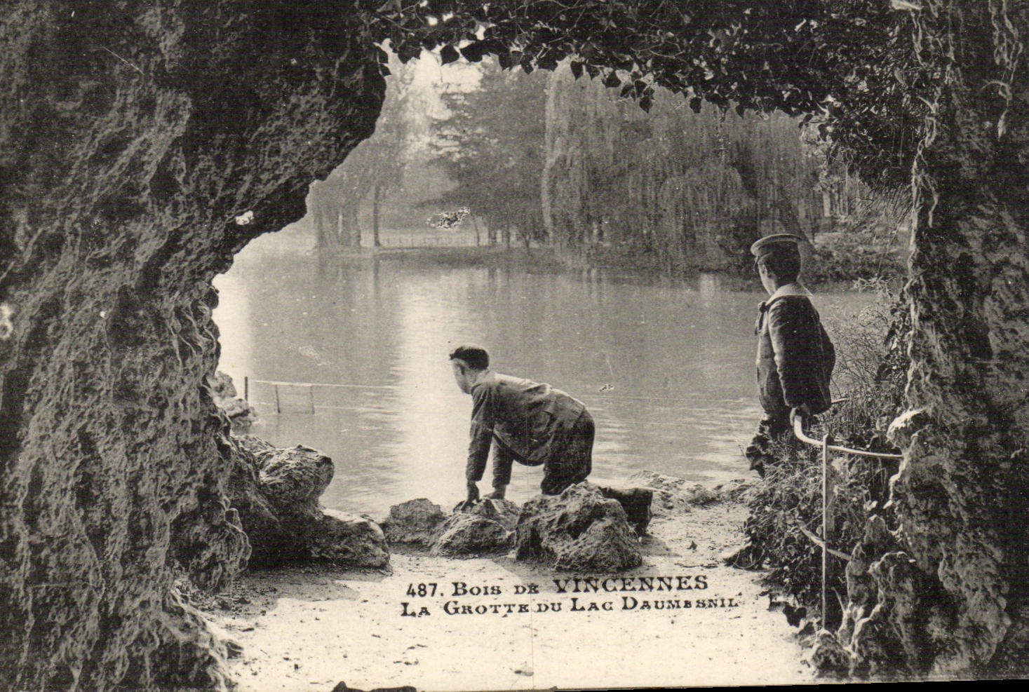 Paris - 12 - Bois de Vincennes - La Grotte de Lac Daumnesnil Enfants - CPA 