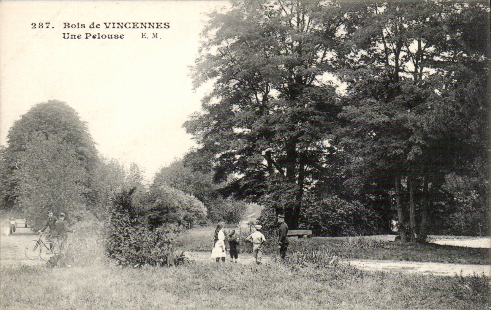 Paris - 12 - Bois de Vincennes - Une Pelouse - enfants Gendarme - CPA 
