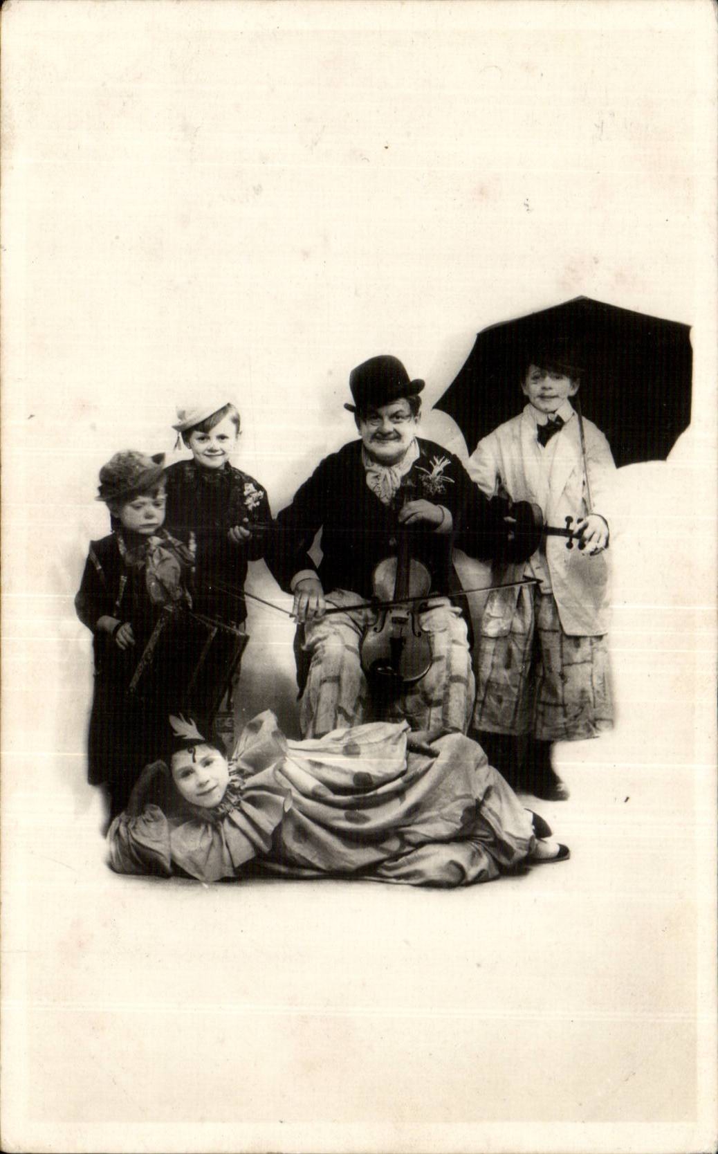 Fantaisie - Enfants - Cirque - circus - clown - humour Violon Pierrot - CPA 