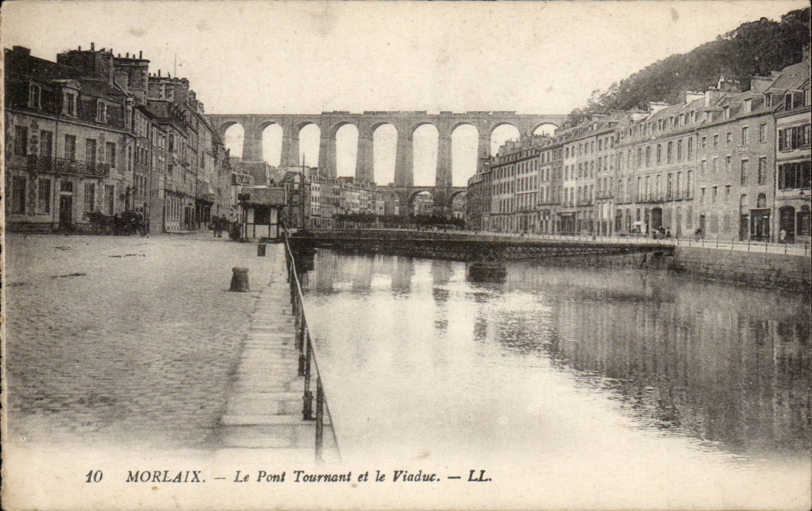 CPA Morlaix Le pont Tournant et la viaduc