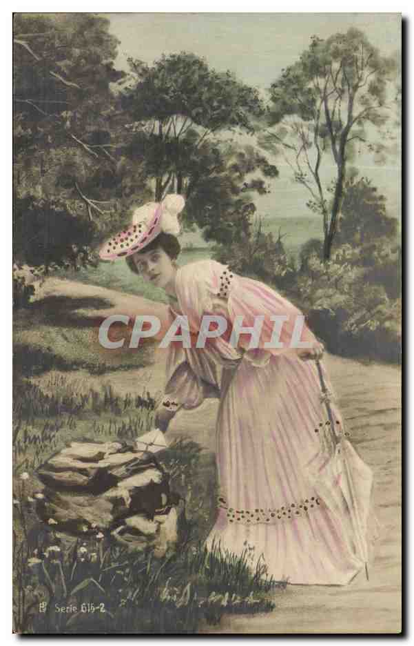 Femme en robe rose et chapeau à fleurs — scène de jardin — série 615-2, éditée par CPAPHIL