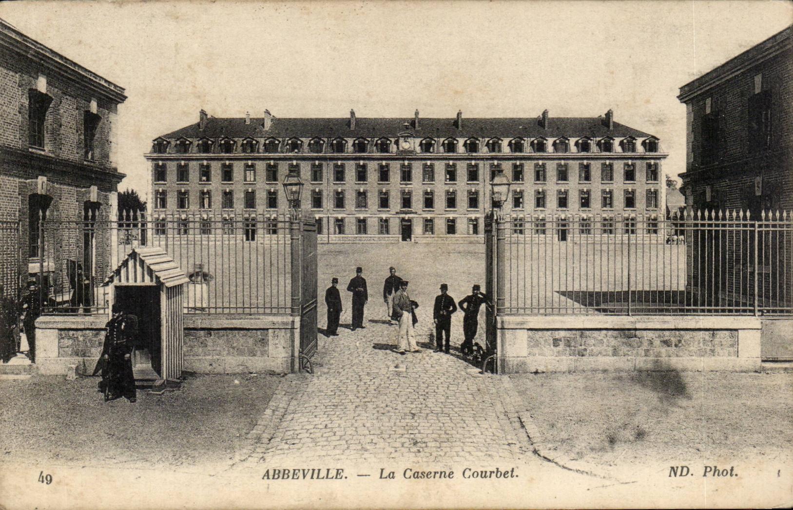 Abbeville - La Caserne Courbet - CPA 