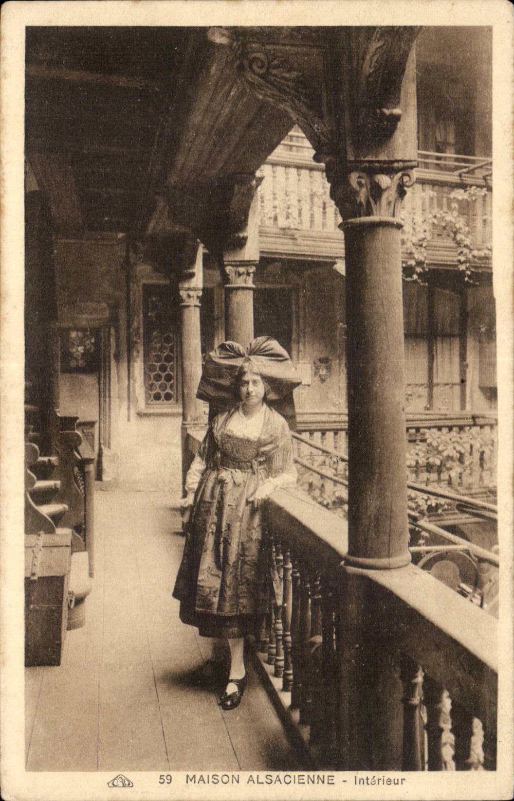 Folklore - Cstumes -Maison Alsacienne - Interieur - Strasbourg - Juillet 1929 e beautifu card - CPA 