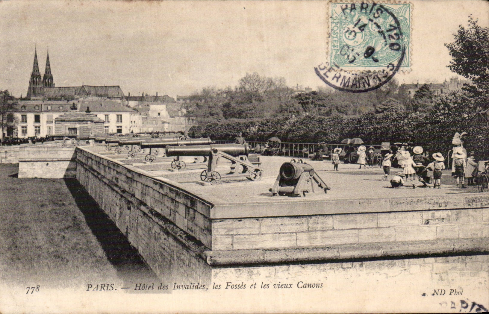 Paris - 7 - Hotel des Invalides les Fosses et les vieux canons - CPA Enfants