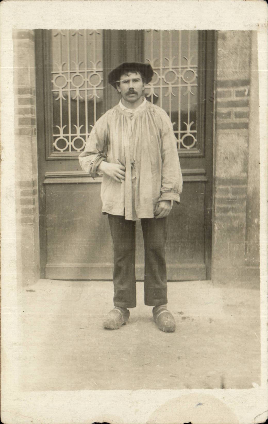 Fantaisie - CARTE PHOTO Folklore - Homme - Costumes CPA 