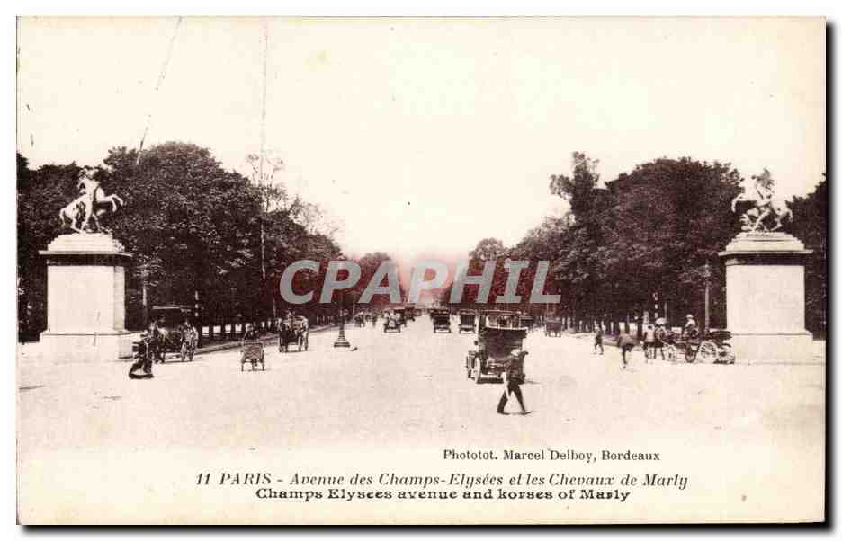 Paris - 8 - Avenue des Champs Elysees et les Chevaux de Marly CPA 