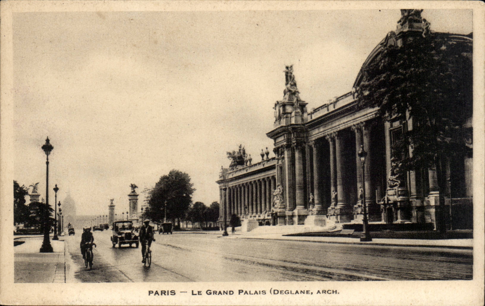 Paris - 8 - Le Grand Palais - velo CPA 