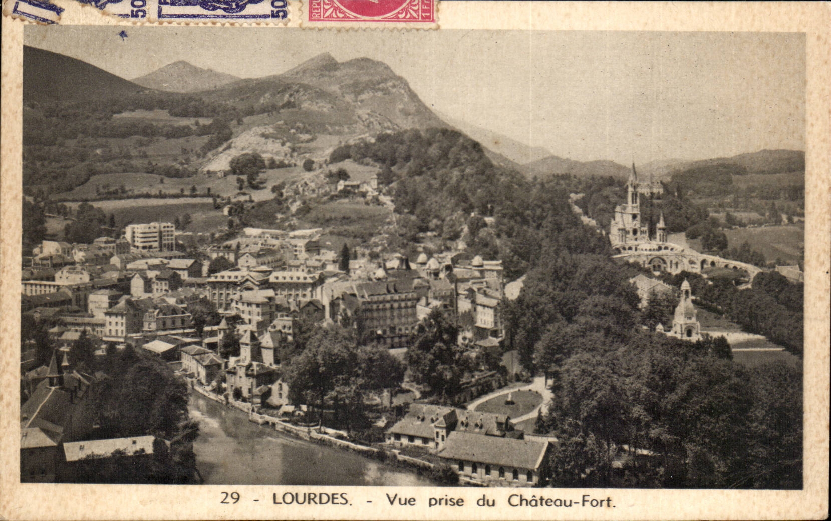 CPA Lourdes Vue prise du chateau fort